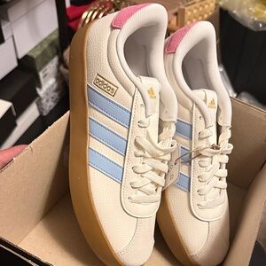 adidas Women’s Cream Sneakers with Light Blue Stripes and Pink Heel Tab